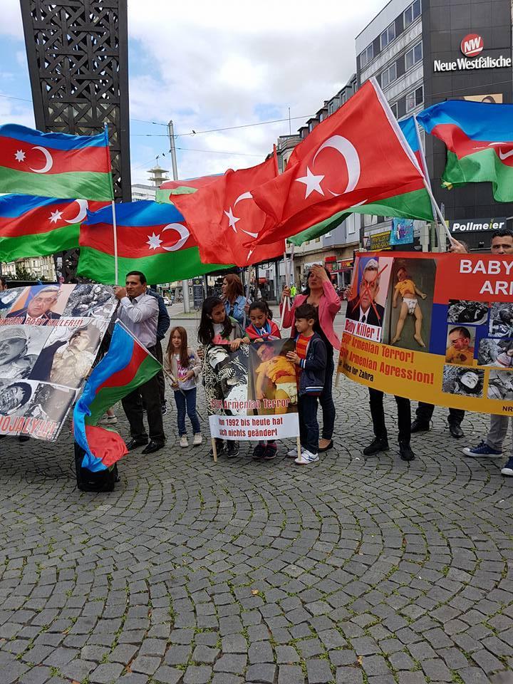 В Германии прошла акция протеста в связи с военной провокацией Армении