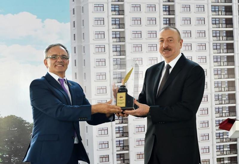 Президенту Ильхаму Алиеву вручена награда "Друг журналистов"