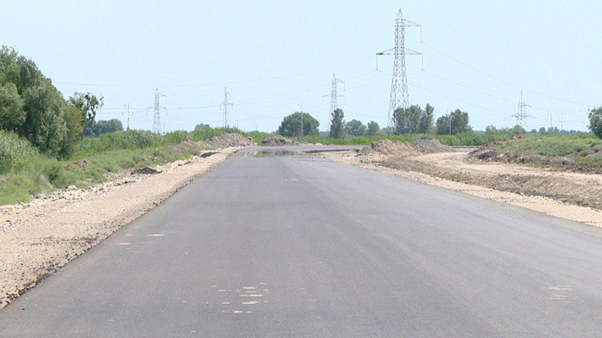 В Азербайджане реконструируется одна из региональных дорог