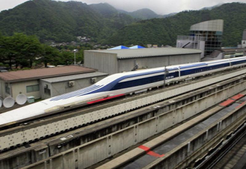 В Китае запустили самый быстрый в стране подвесной поезд