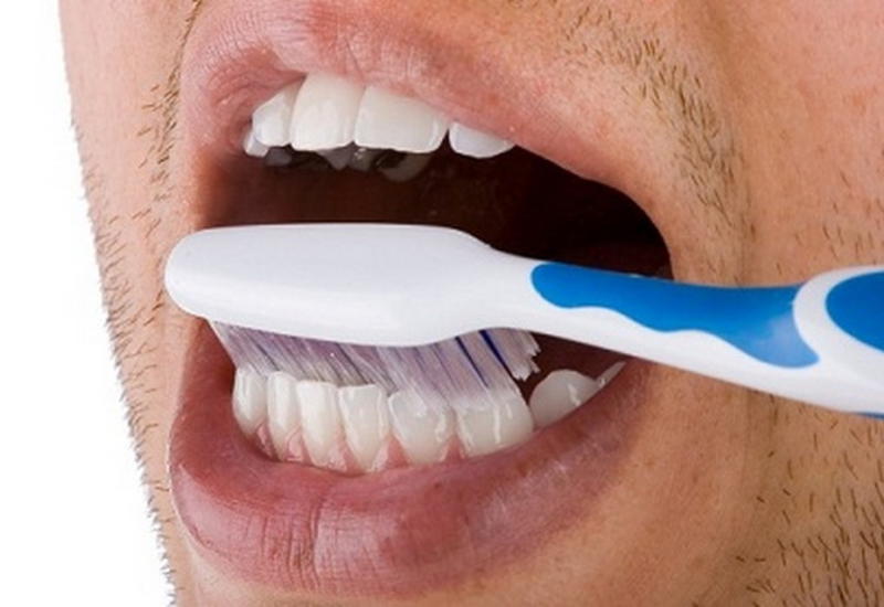10 способов удалить зубной налет при помощи натуральных средств