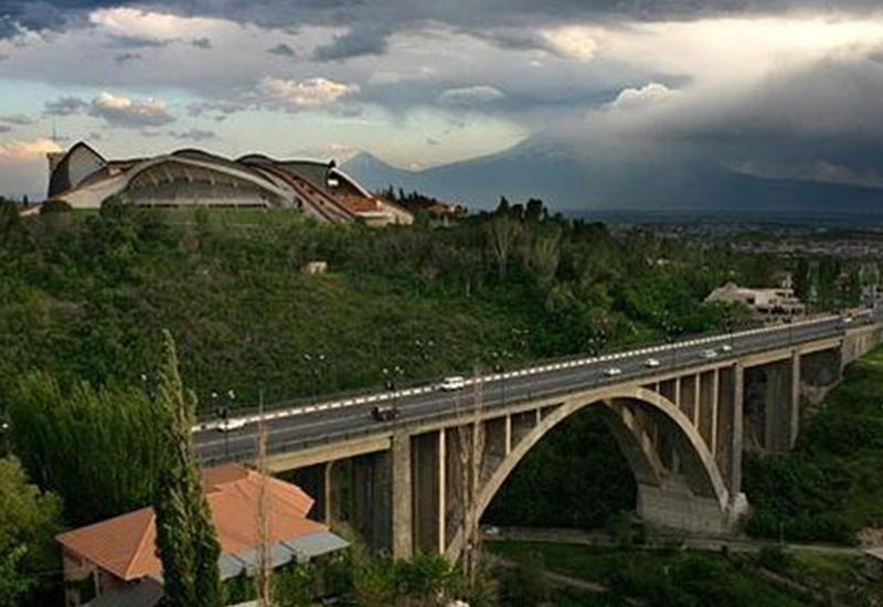 Назван самый популярный у самоубийц мост Еревана