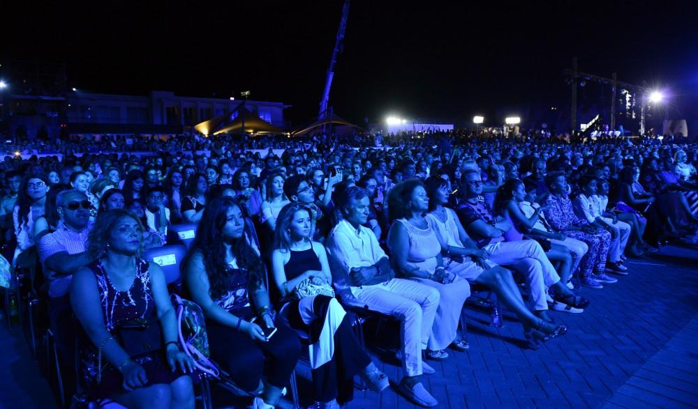 Состоялось грандиозное открытие летнего фестиваля "ЖАРА" в Баку