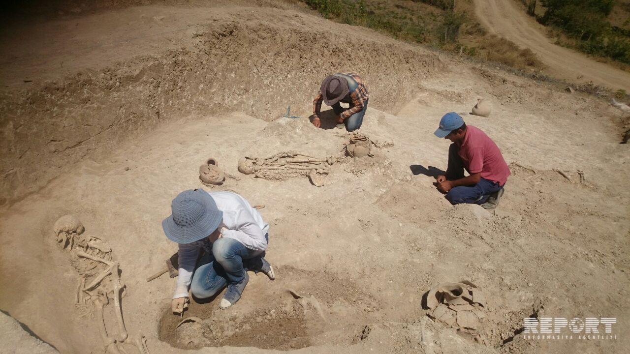 Археология картинки. Археологические раскопки. Денисовская пещера на алтае находки. Археологические раскопки. Проблема археологии.