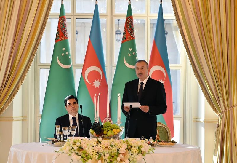 Президент Ильхам Алиев: Существуют хорошие возможности для повышения на качественно новый уровень опирающихся на взаимное доверие азербайджано-туркменских связей