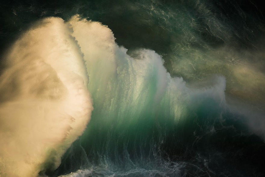 Величественная мощь океанских волн в фотографиях Люка Шадболта