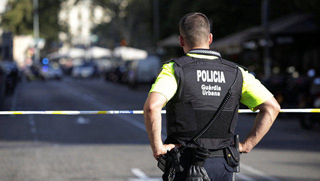 В Барселоне автомобиль сбил двух полицейских