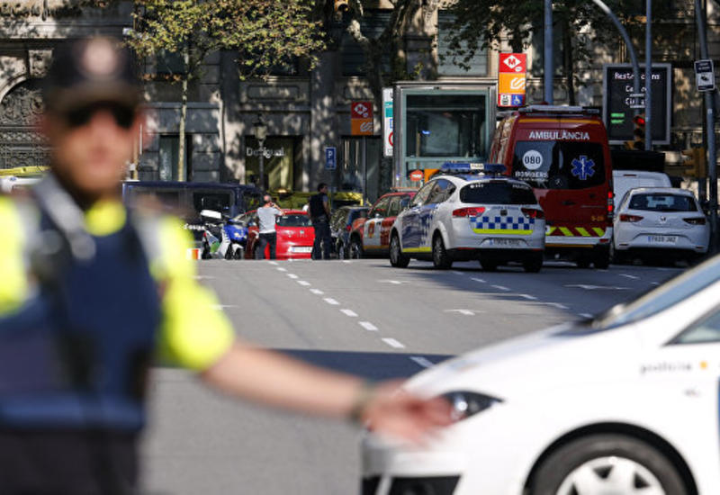 Очевидцы слышали "хлопки" около места ЧП в Барселоне
