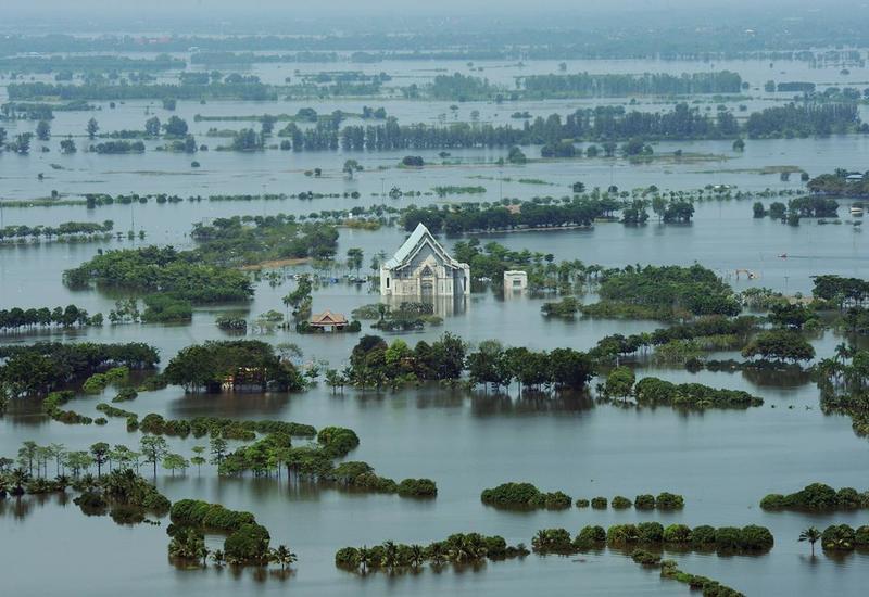 Более 10 миллионов человек оказались в зоне затопления, десятки погибших
