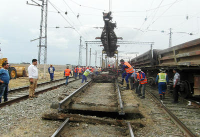 Ремонтируется еще один участок ж/д Баку-Беюк Кесик <span class="color_red">- ФОТО</span>