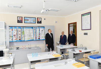 Президент Ильхам Алиев принял участие в открытии нового корпуса школы номер 257 в Баку <span class="color_red">- ФОТО</span>