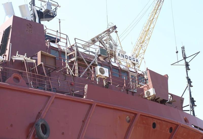 В Азербайджане ремонтируют буксирное судно