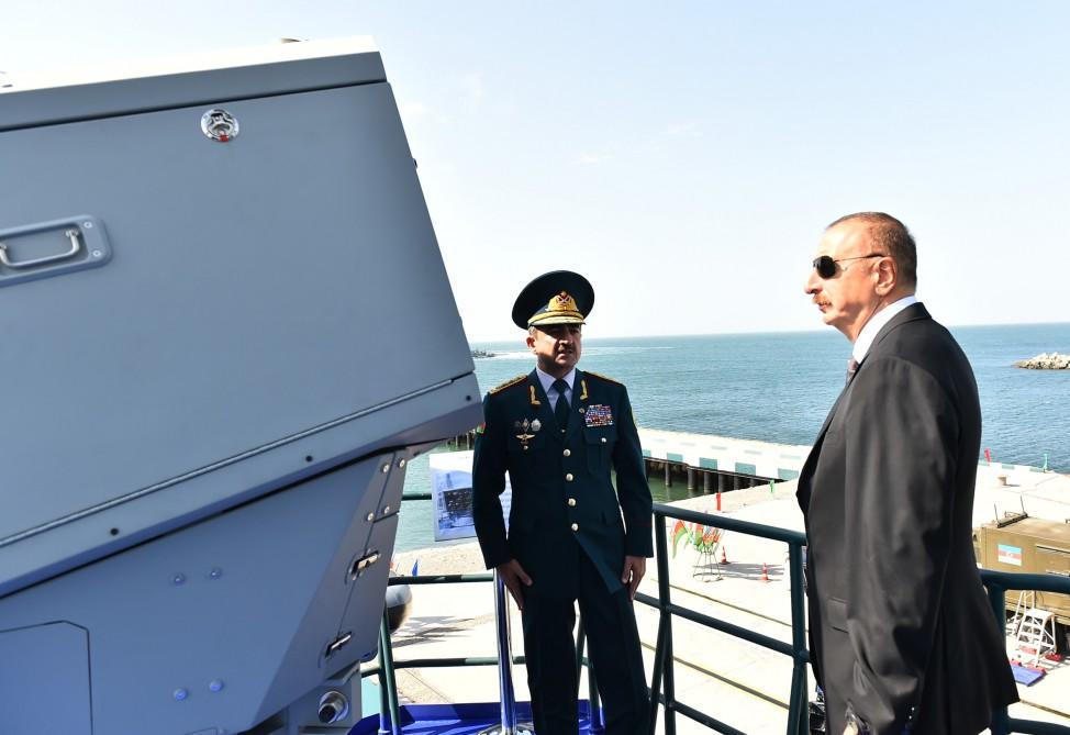Президент Ильхам Алиев ознакомился с новопостроенным пограничным сторожевым судном типа “Туфан”