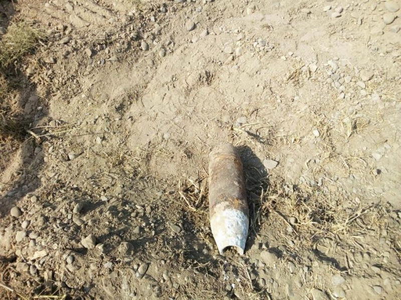 В Агджабеди обнаружили артиллерийский снаряд