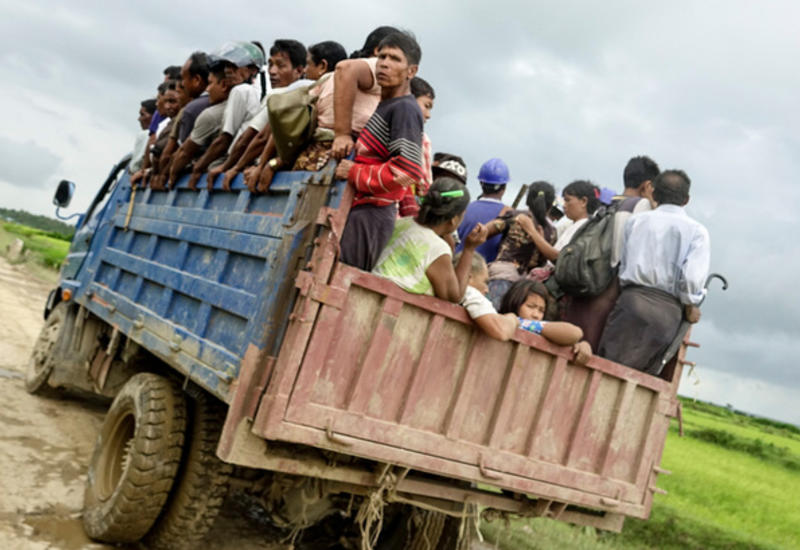 290 тысяч рохинджа бежали из Мьянмы в Бангладеш
