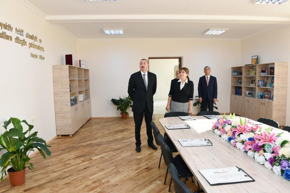 Президент Ильхам Алиев ознакомился с условиями, созданными в школах №239, №162 и №268 в Баку после капитальной реконструкции