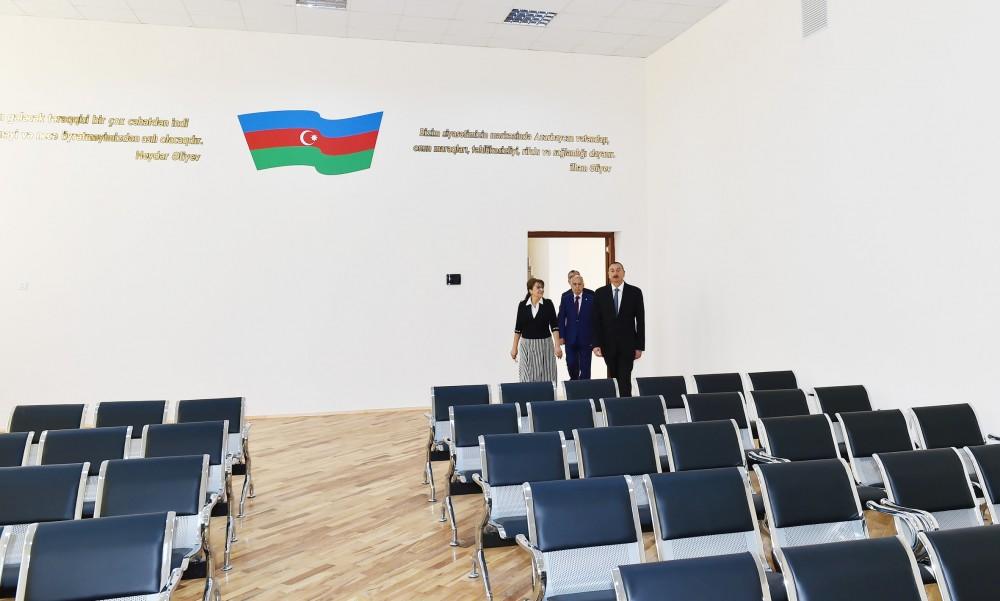 Президент Ильхам Алиев ознакомился с условиями, созданными в школах №239, №162 и №268 в Баку после капитальной реконструкции