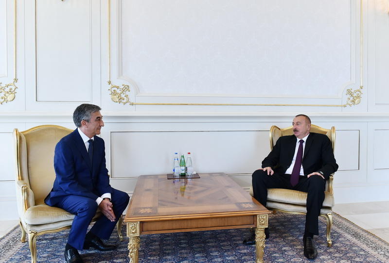 Президент Ильхам Алиев принял верительные грамоты новых послов Таджикистана и Венгрии