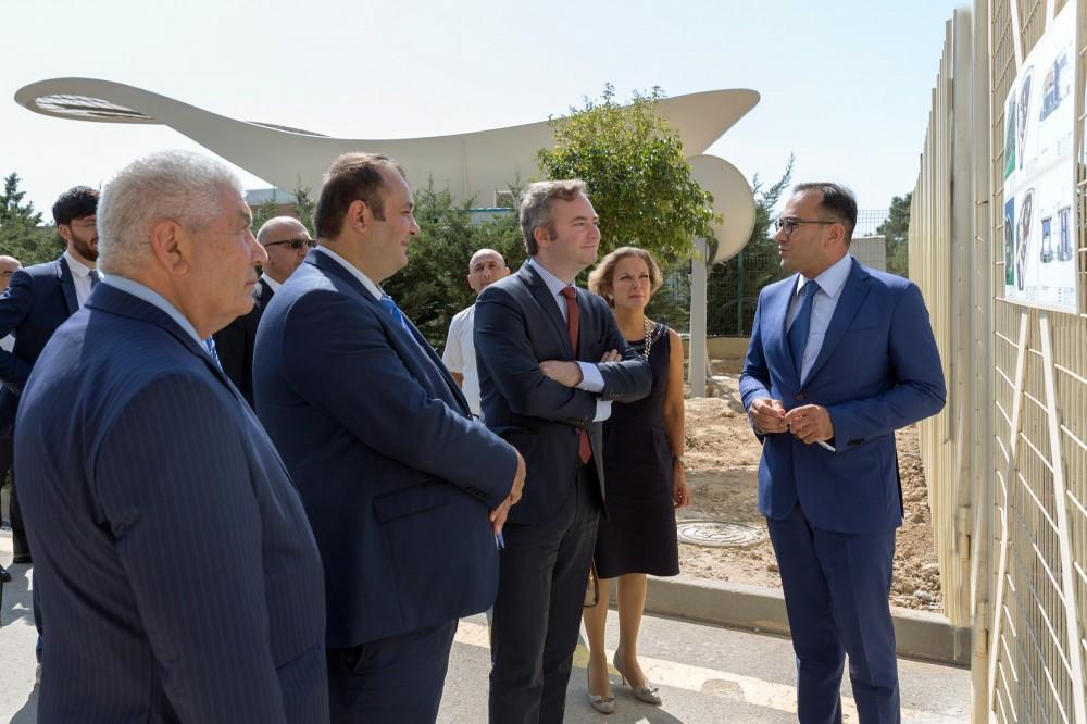 Французская делегация ознакомилась со строящимся Центром оптимизации воздушного пространства в Бакинском аэропорту