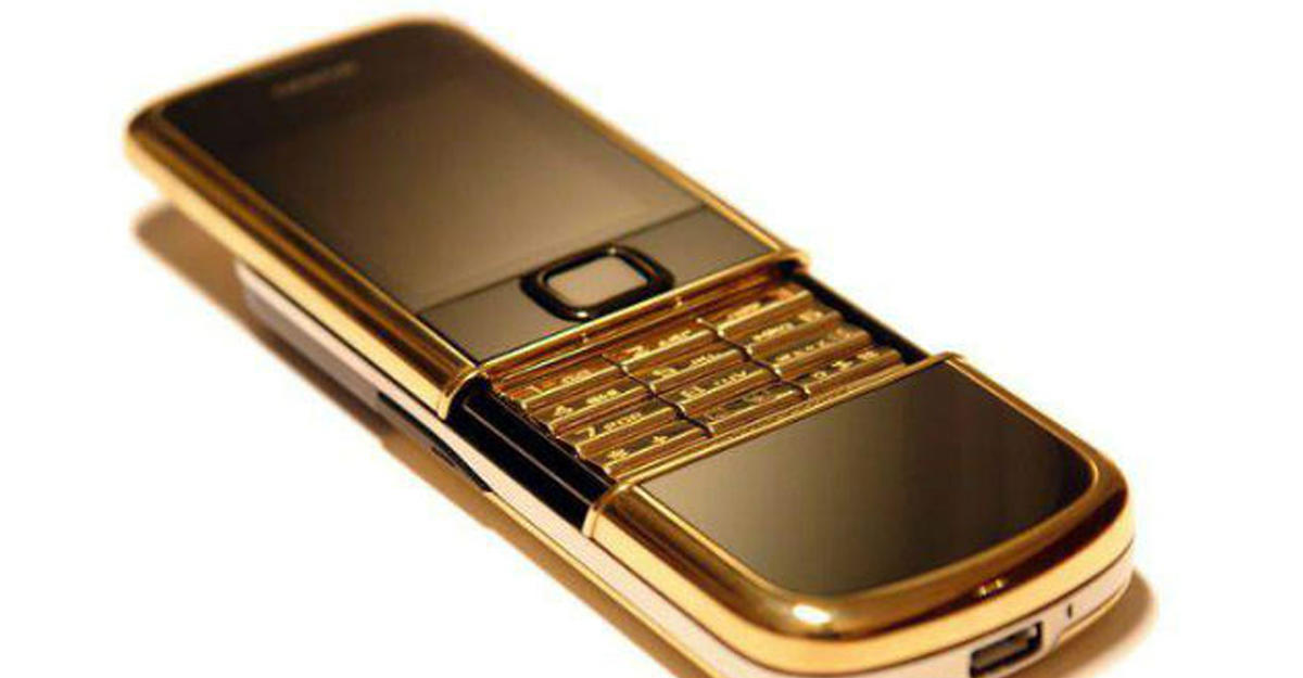 Покупка дорого телефона. Nokia 8800 Arte Gold. 8800 Nokia золотой. Nokia 8800e-1. Nokia 8800 Gold Arte Nokia.