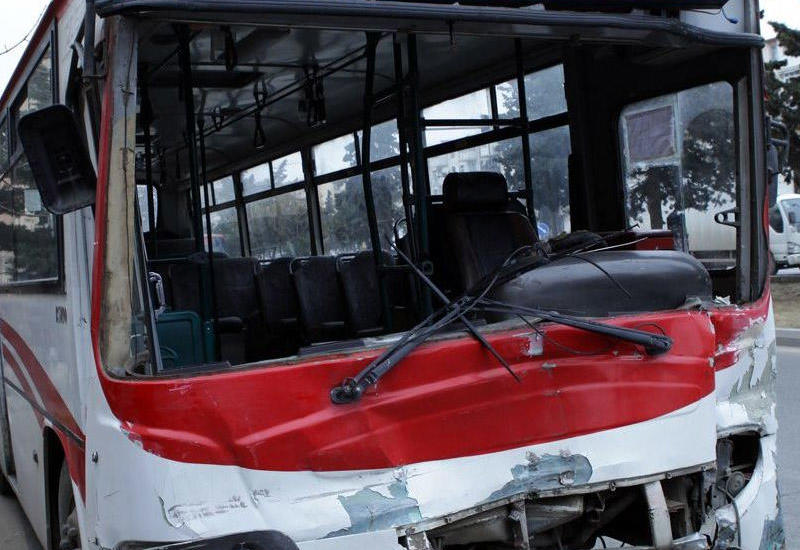 Abşeronda dəhşətli avtobus qəzası: 7 yaralı