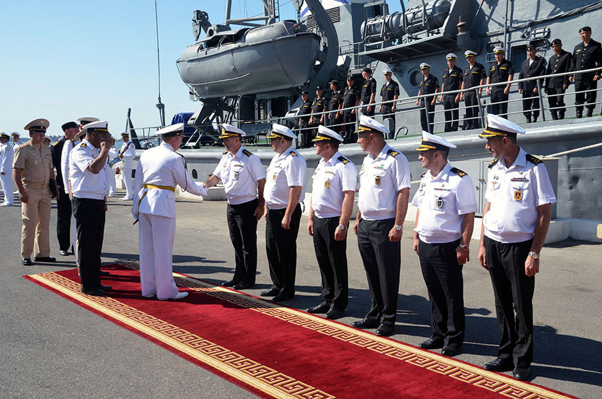 Военные корабли ВМФ России прибыли в Баку