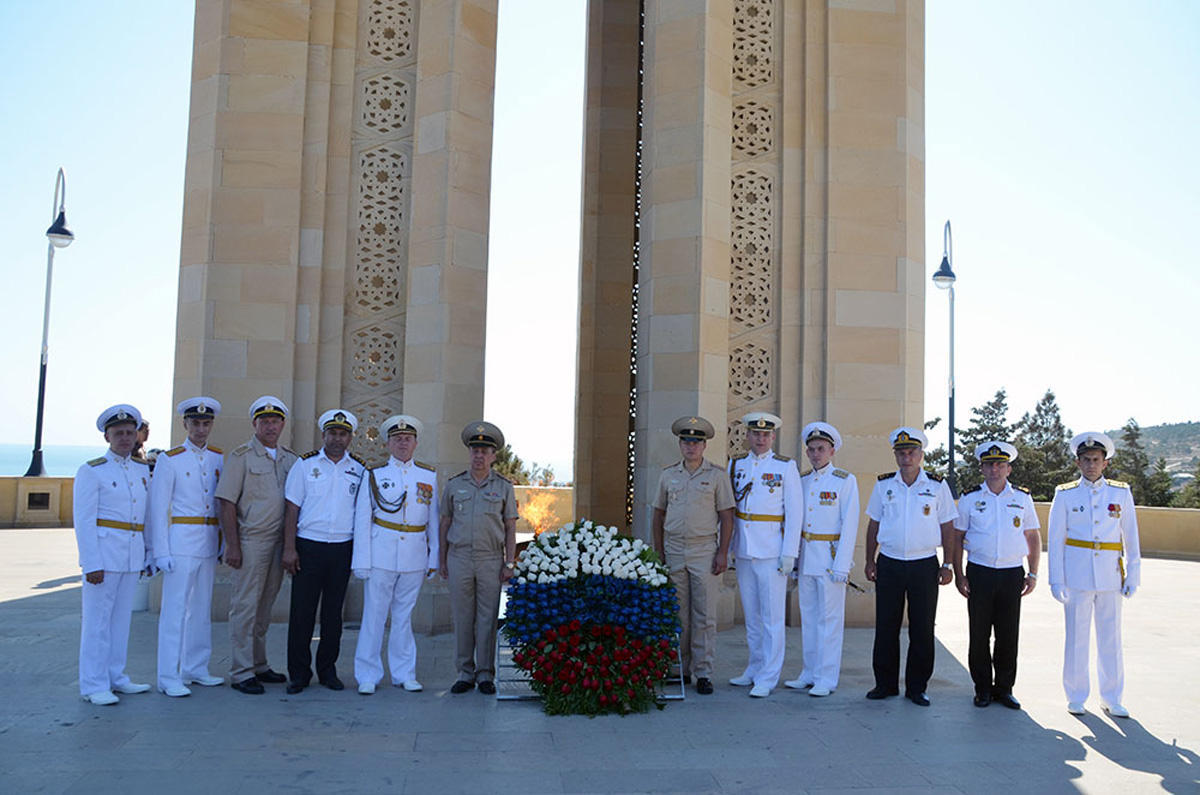 Военные корабли ВМФ России прибыли в Баку