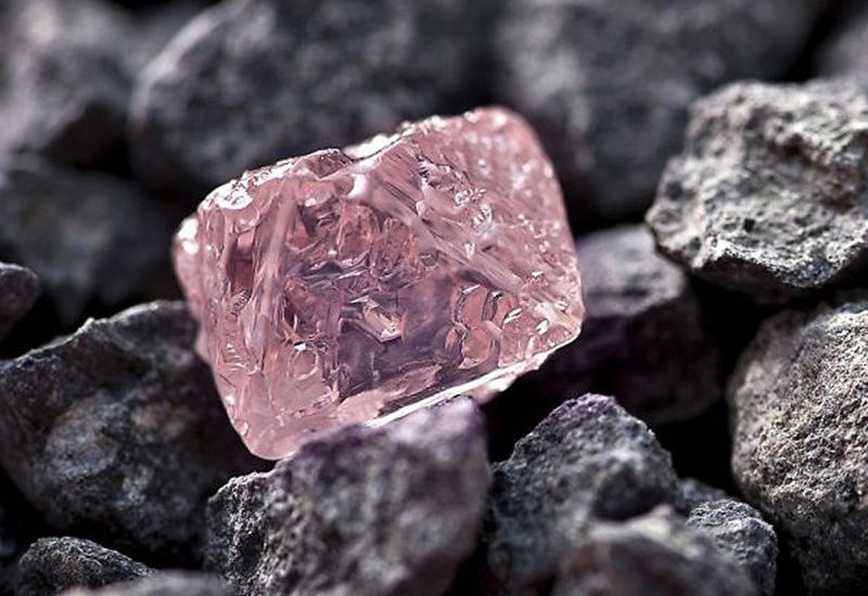 Уникальный розовый алмаз найден в Якутии