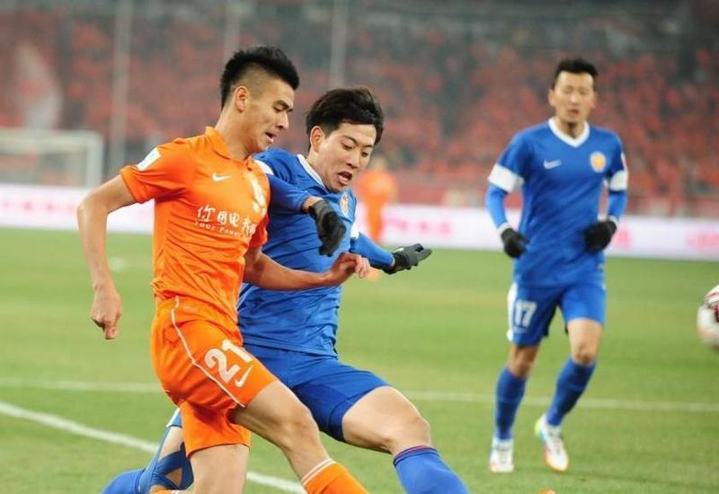 В Китае охранники стадиона избили футболистов дубинками