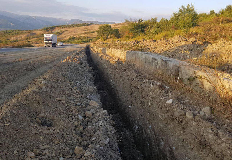 В Азербайджане реконструируется одна из региональных автодорог