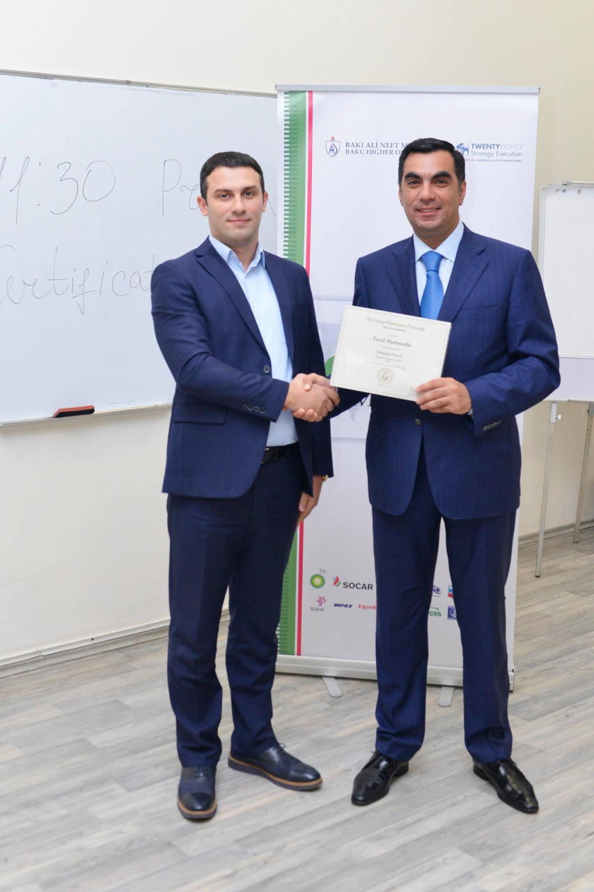 В Бакинской высшей школе нефти прошло вручение сертификатов SPM