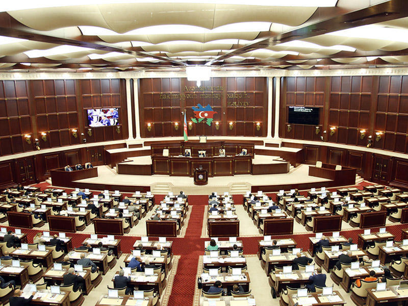 Парламент Азербайджана соберется на внеочередную сессию