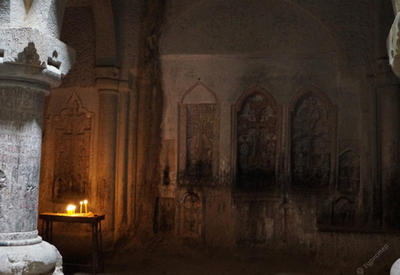 Армения и туризм: иностранцев выгнали из древней церкви ради пьянки олигархов -  ПОДРОБНОСТИ