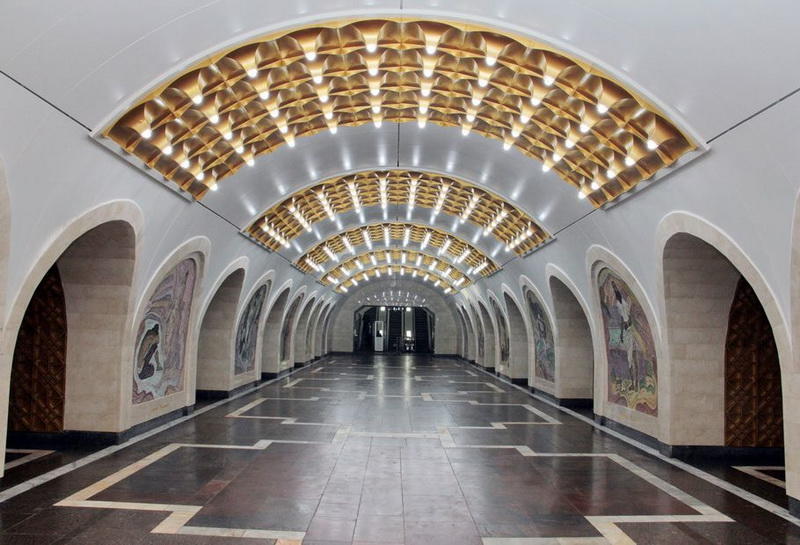 "Низами". Вот как выглядит самая красивая станция метро после ремонта