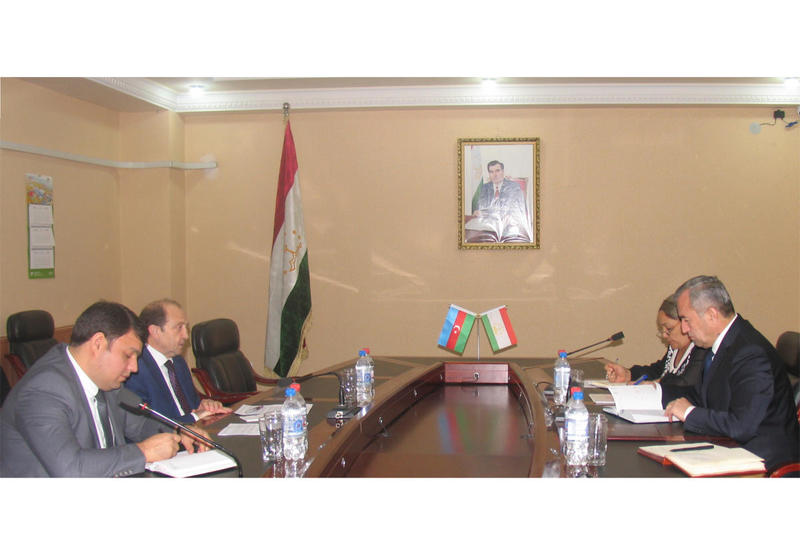 Министр промышленности Таджикистана посетит Азербайджан