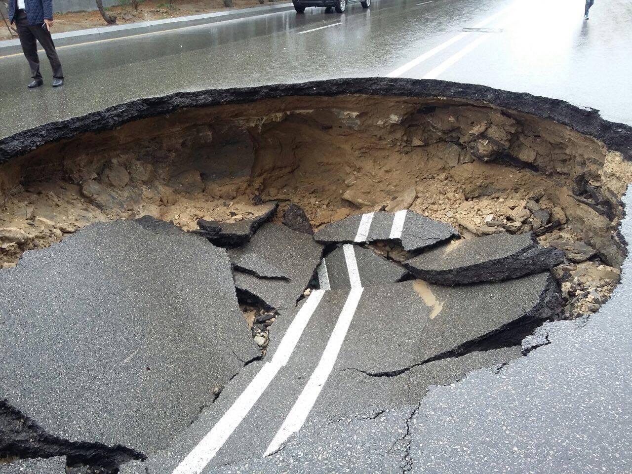 В Баку просела еще одна дорога