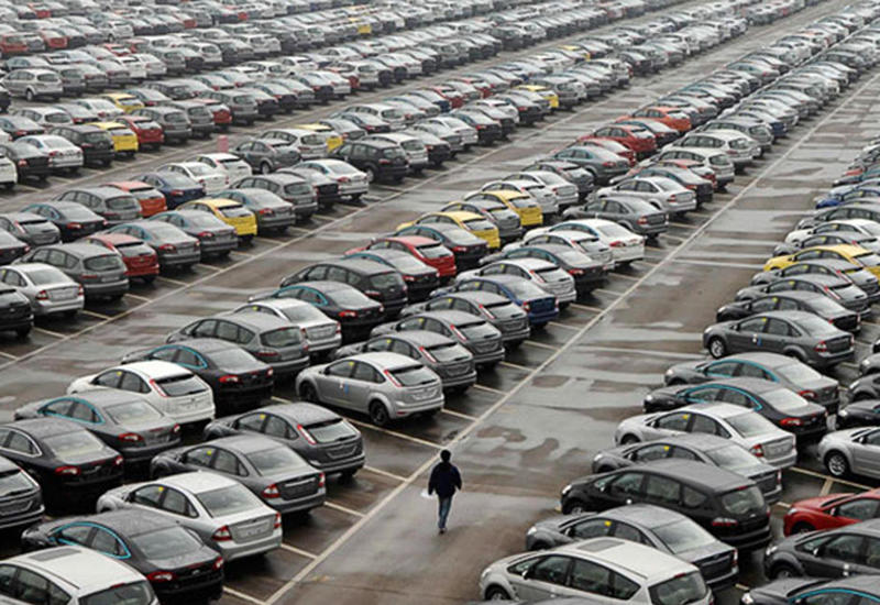 Азербайджан существенно сократил импорт автомобилей
