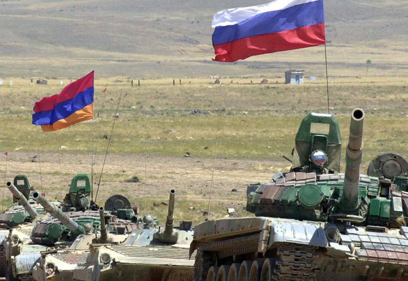 Армения объединила войска с Россией, но не избавилась от страха