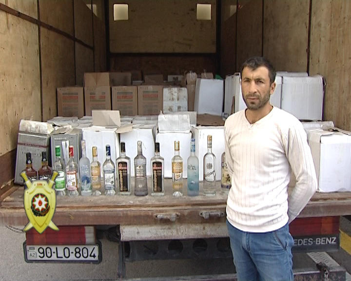 В Баку накрыли цех по производству контрафактного алкоголя