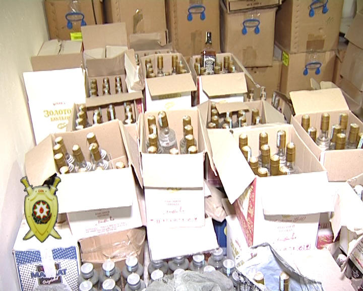 В Баку накрыли цех по производству контрафактного алкоголя