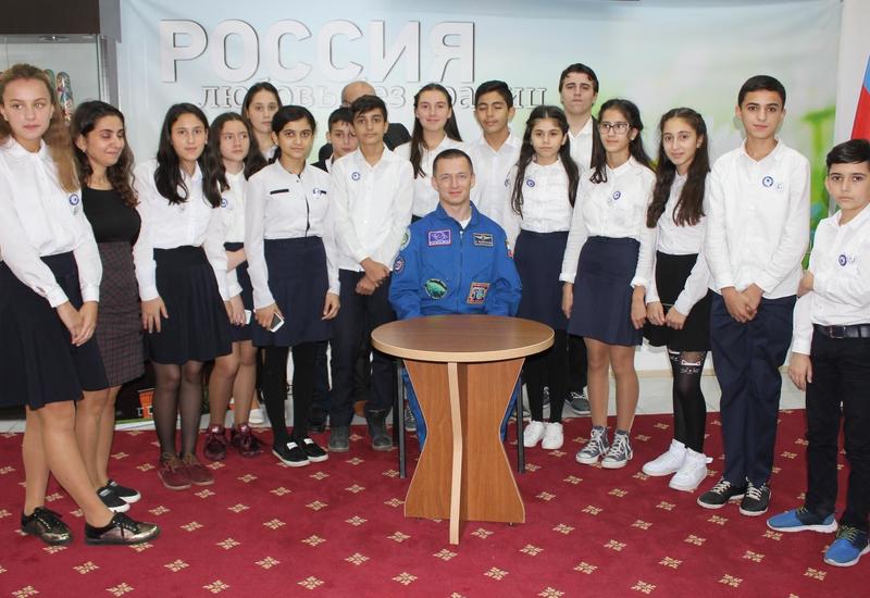 Российский космонавт встретился с бакинской молодежью