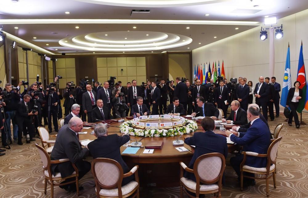 Президент Ильхам Алиев принял участие в заседании Совета глав государств СНГ в расширенном составе