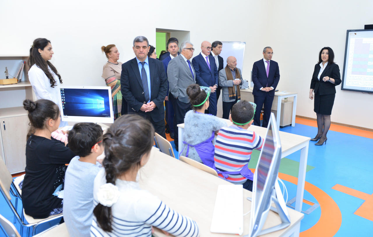 В Баку открылся детско-молодежный центр нового формата