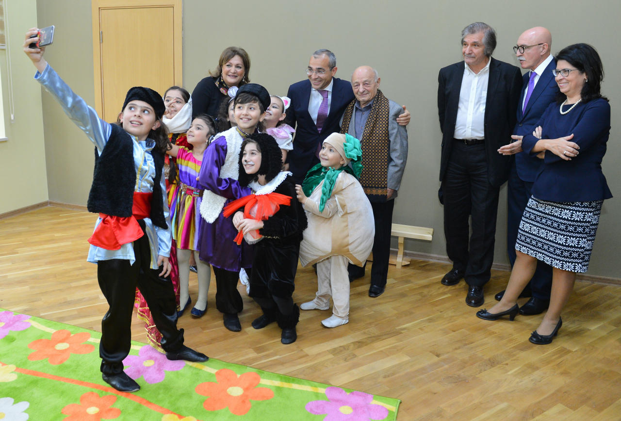 В Баку открылся детско-молодежный центр нового формата