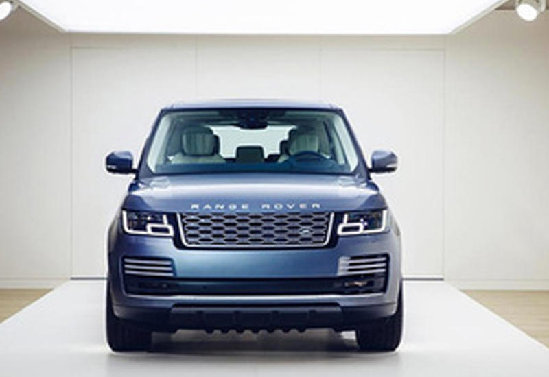 В Лондоне показали новый гибридный Range Rover