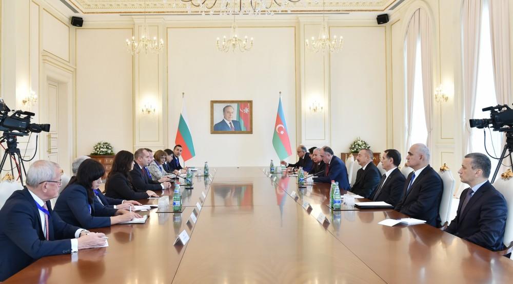 Президенты Азербайджана и Болгарии выступили с заявлениями для печати