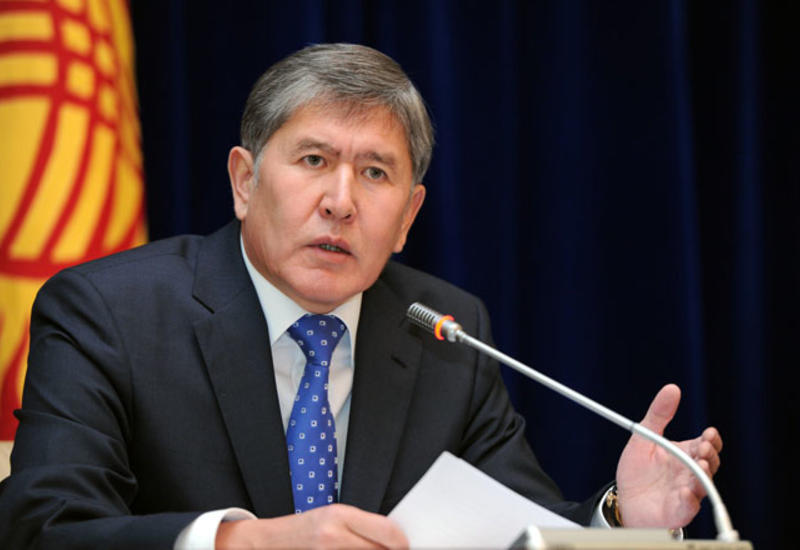 Алмазбек Атамбаев проголосовал на президентских выборах в Кыргызстане