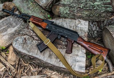 В Баку обнаружили автомат и гранаты