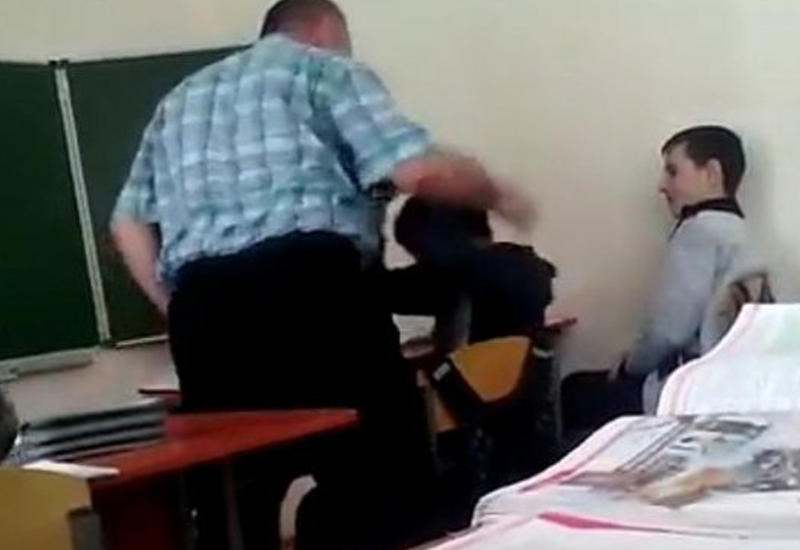 Учитель жестко избил ребенка во время урока