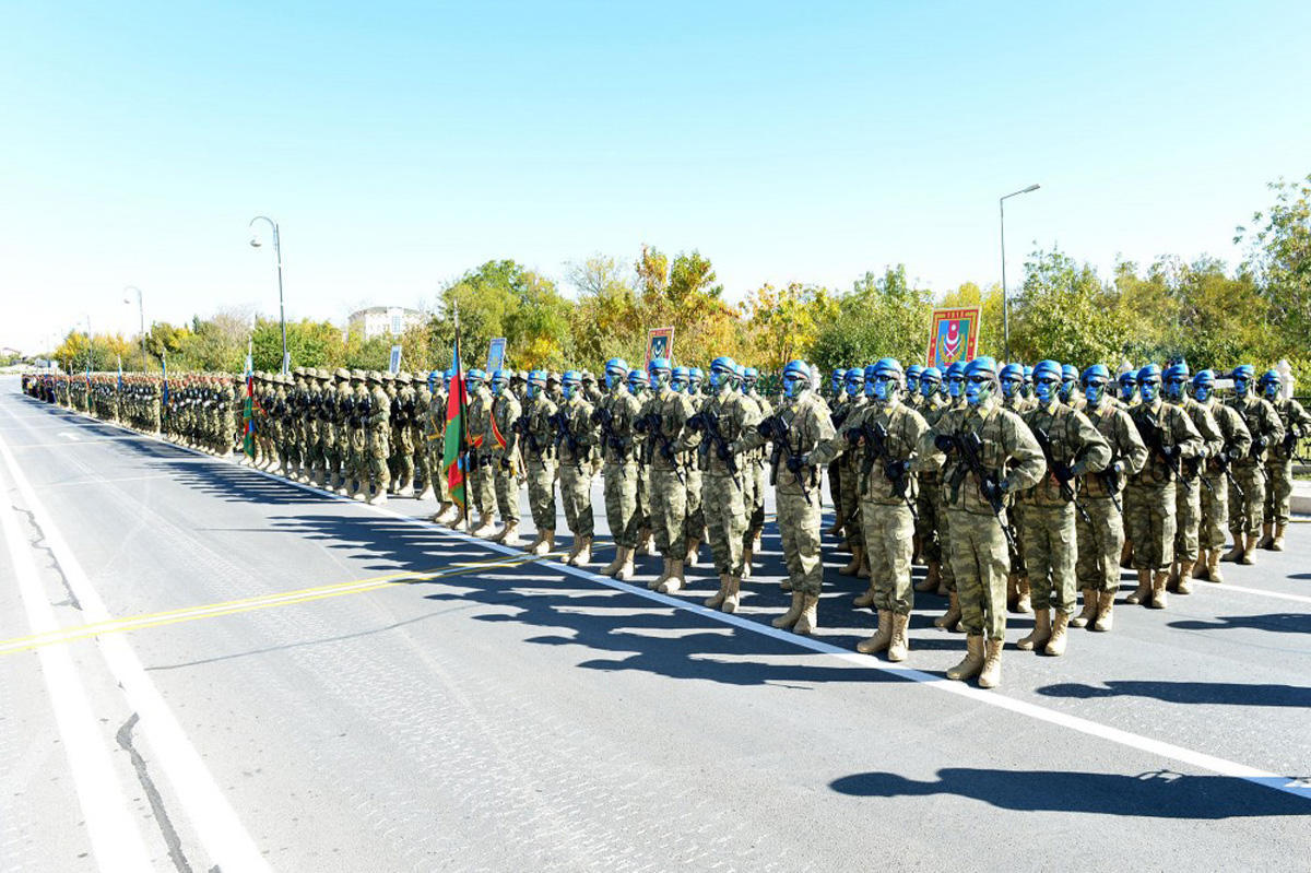 В Нахчыване прошел военный парад